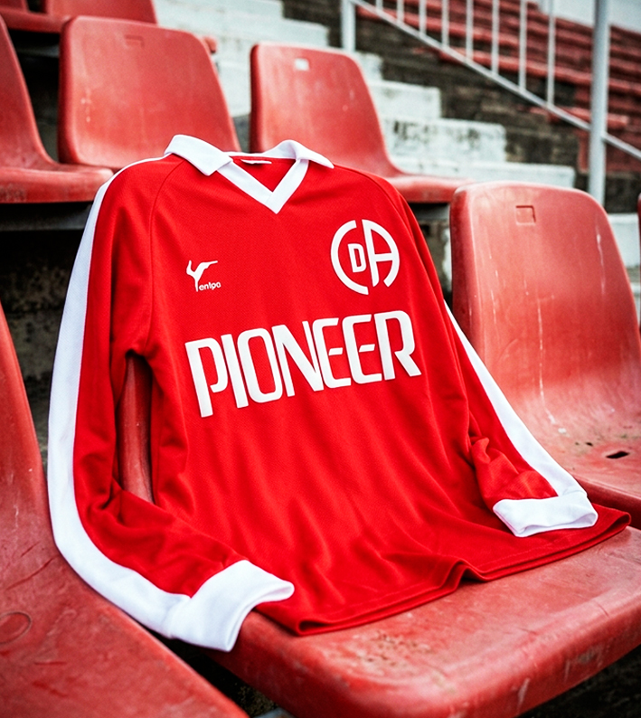 CR001 Camiseta Retro Deportes Arica 1984