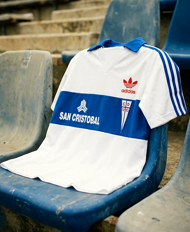 CRUC04 Camiseta Retro Universidad Católica 1981